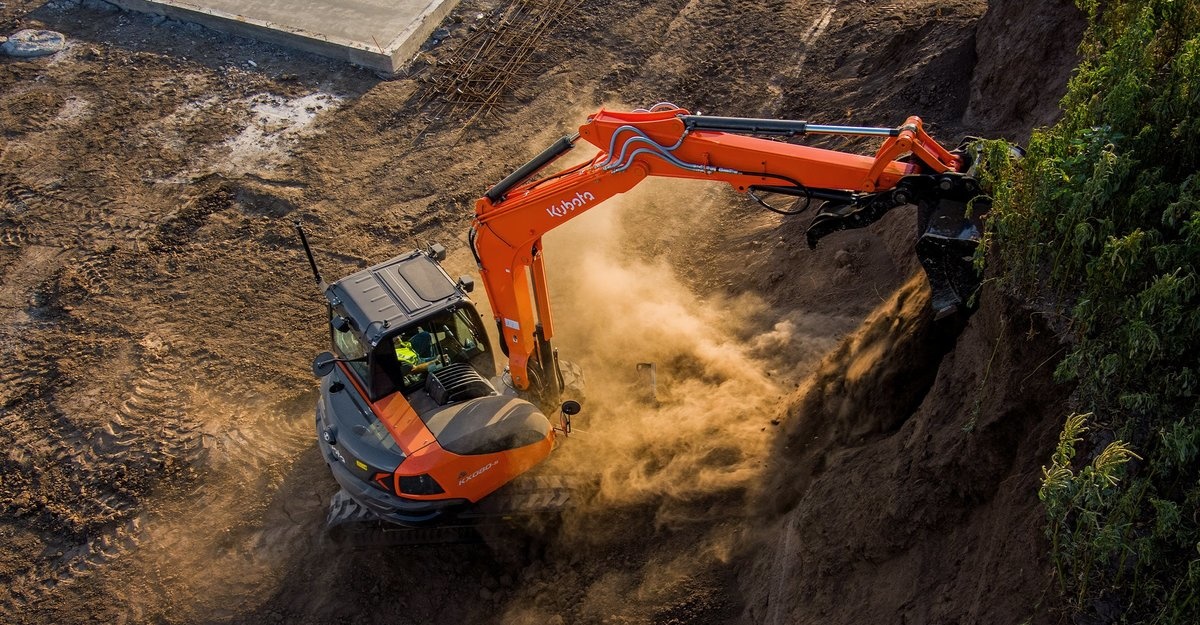 The Dirt on Compact Excavators: 5 Tips for Efficient Digging